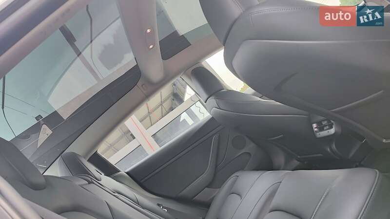 Седан Tesla Model 3 2023 в Киеве