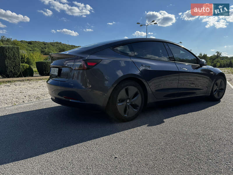 Седан Tesla Model 3 2023 в Днепре