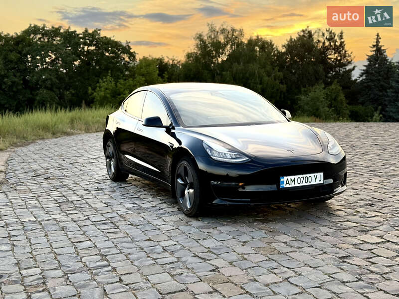 Седан Tesla Model 3 2018 в Житомире