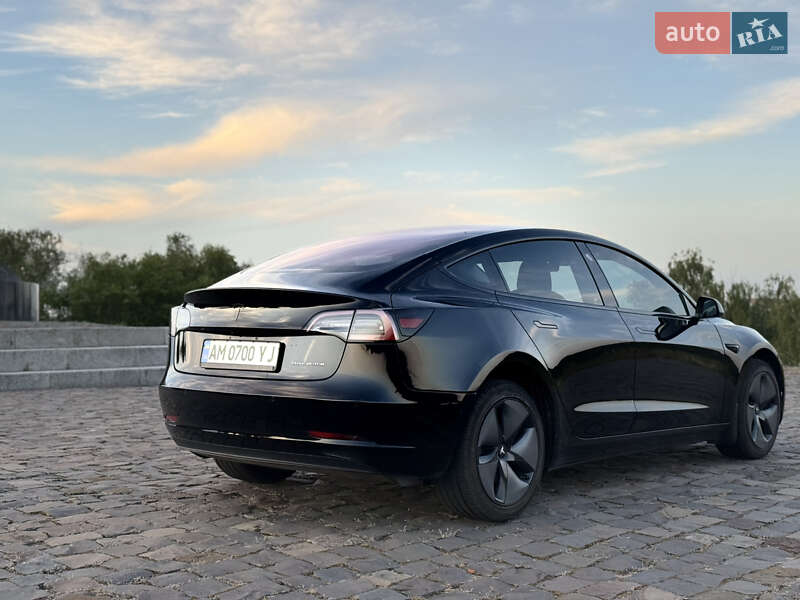 Седан Tesla Model 3 2018 в Житомире