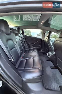 Седан Tesla Model 3 2018 в 