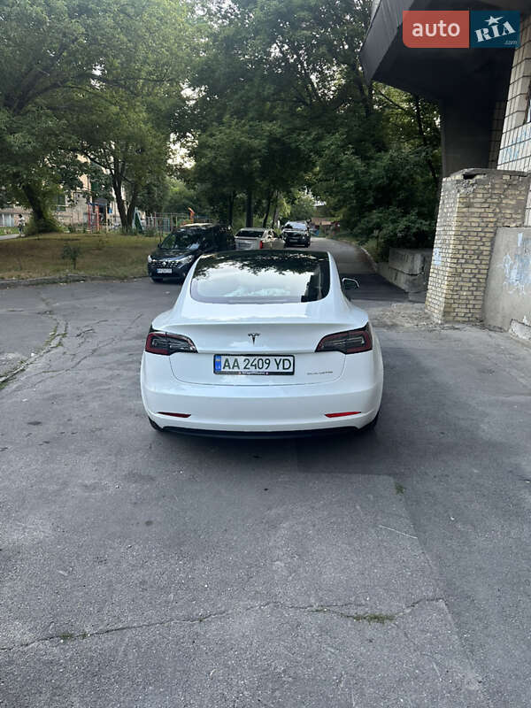 Седан Tesla Model 3 2022 в Києві