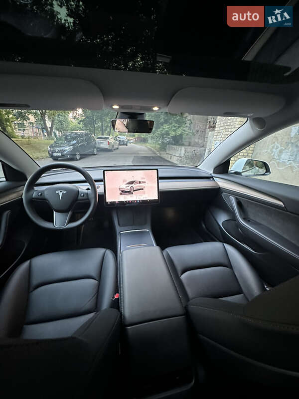 Седан Tesla Model 3 2022 в Києві