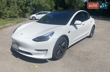 Седан Tesla Model 3 2021 в 