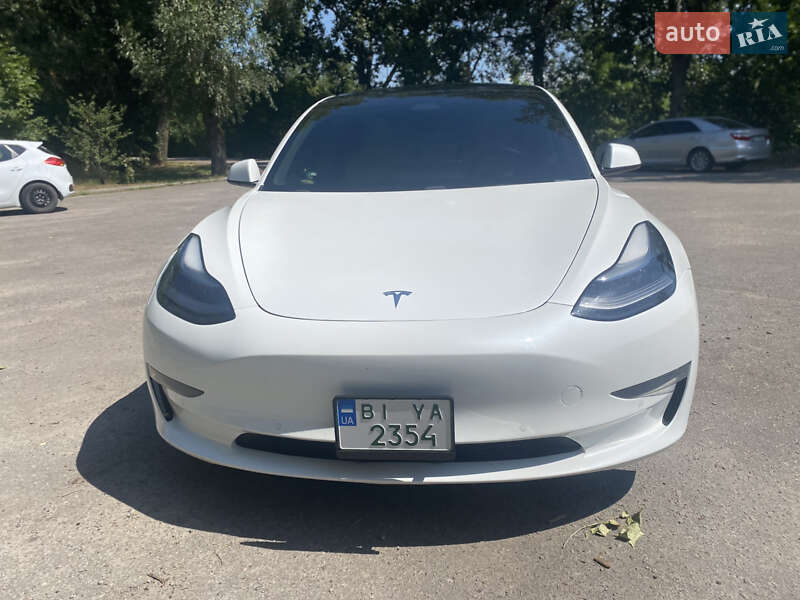 Седан Tesla Model 3 2021 в Кременчуці