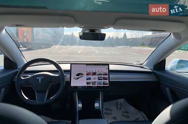 Седан Tesla Model 3 2020 в 