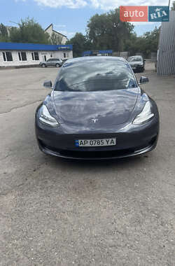 Седан Tesla Model 3 2020 в 