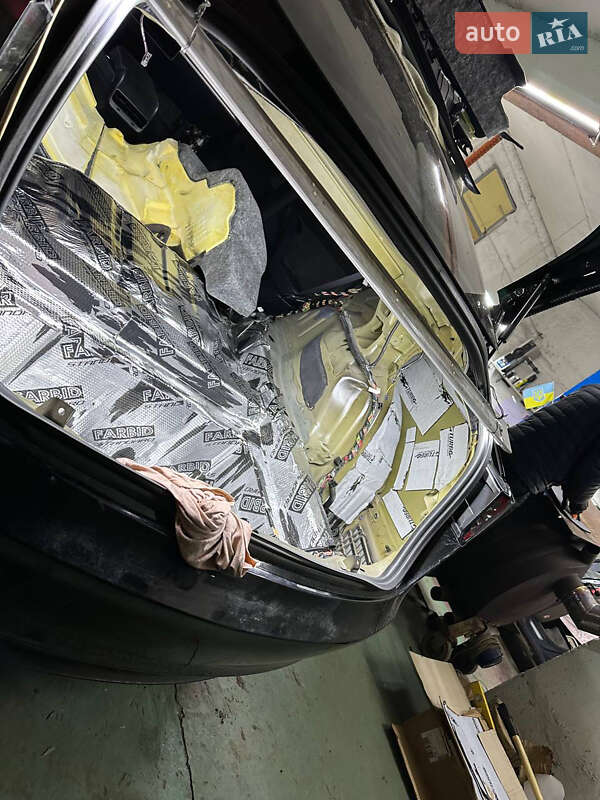 Седан Tesla Model 3 2018 в Львове