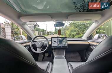 Седан Tesla Model 3 2021 в 