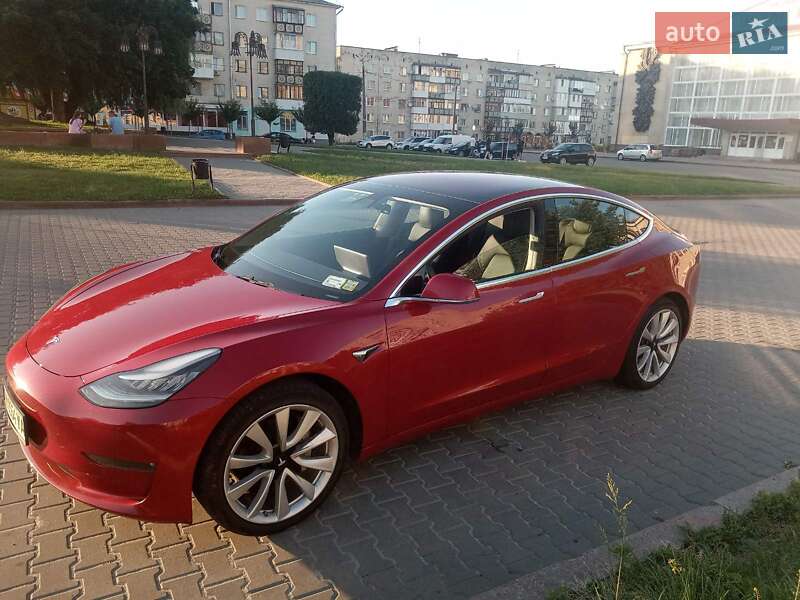 Седан Tesla Model 3 2018 в Звягеле