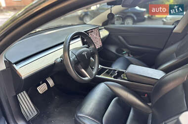 Седан Tesla Model 3 2019 в 