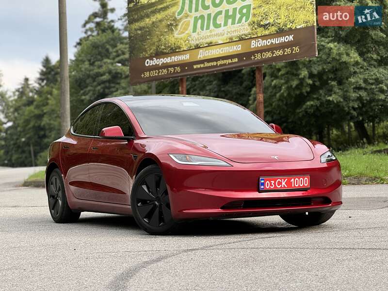 Седан Tesla Model 3 2024 в Трускавці