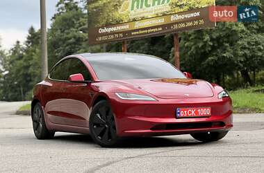 Седан Tesla Model 3 2024 в 