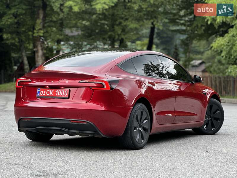 Седан Tesla Model 3 2024 в Трускавці