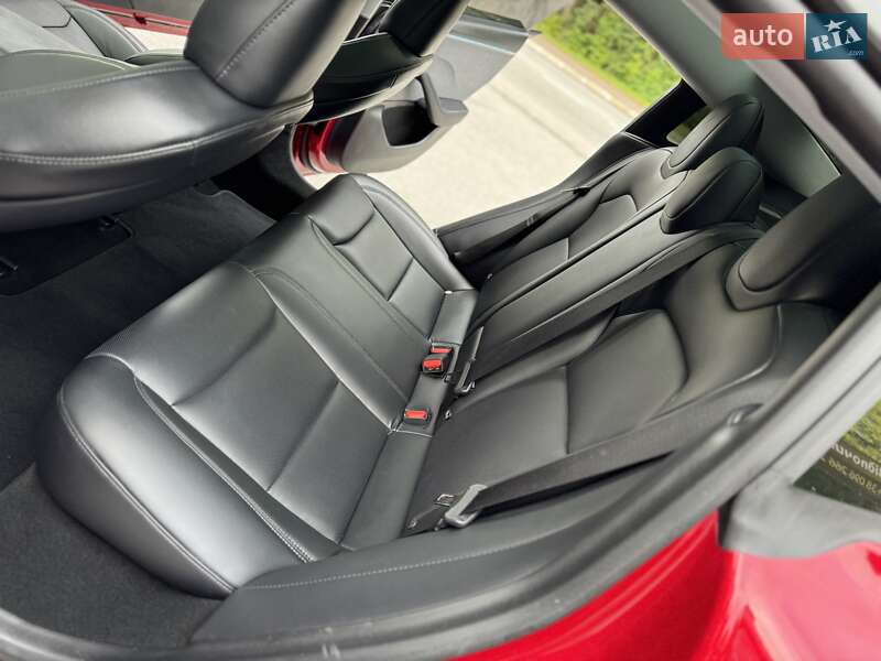 Седан Tesla Model 3 2024 в Трускавці
