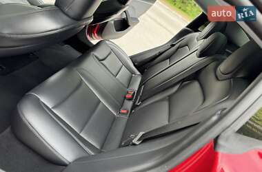Седан Tesla Model 3 2024 в 