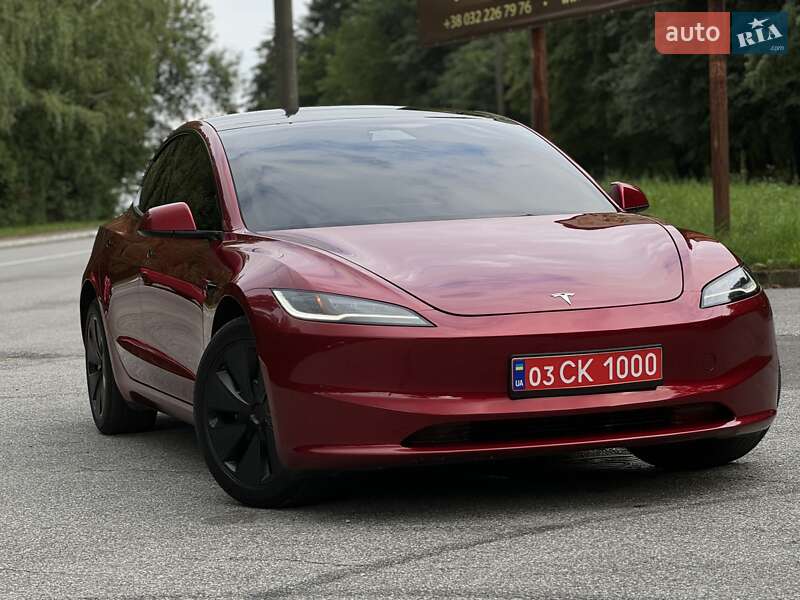 Седан Tesla Model 3 2024 в Трускавці