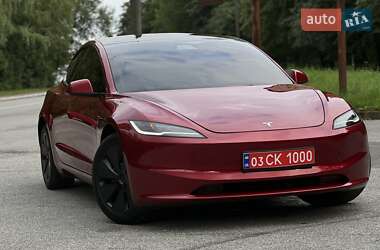 Седан Tesla Model 3 2024 в 