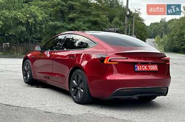Седан Tesla Model 3 2024 в 