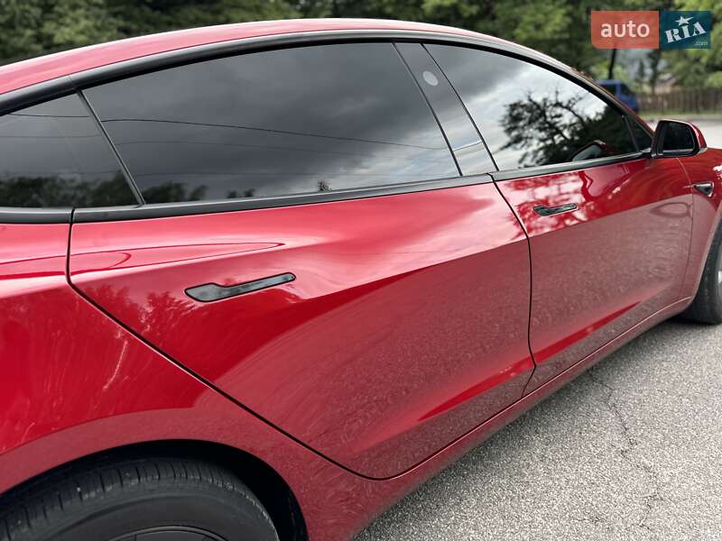 Седан Tesla Model 3 2024 в Трускавці