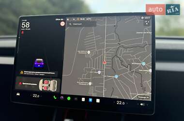Седан Tesla Model 3 2024 в 