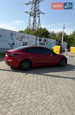 Седан Tesla Model 3 2021 в 