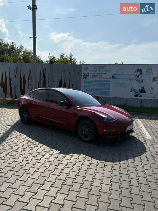 Седан Tesla Model 3 2021 в Черновцах