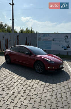 Седан Tesla Model 3 2021 в 