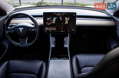 Седан Tesla Model 3 2018 в 