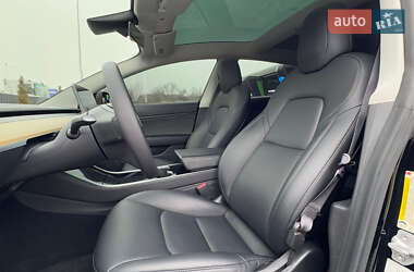 Седан Tesla Model 3 2019 в 