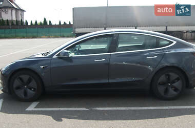 Седан Tesla Model 3 2018 в Львове