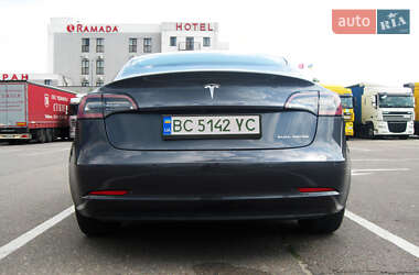 Седан Tesla Model 3 2018 в Львове