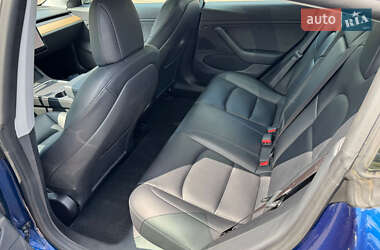 Седан Tesla Model 3 2020 в 