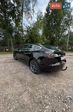 Седан Tesla Model 3 2020 в 