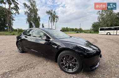 Седан Tesla Model 3 2020 в 
