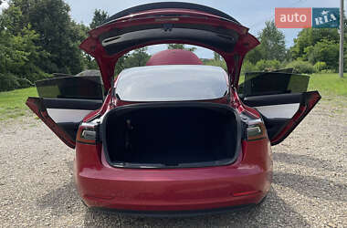 Седан Tesla Model 3 2019 в Львове
