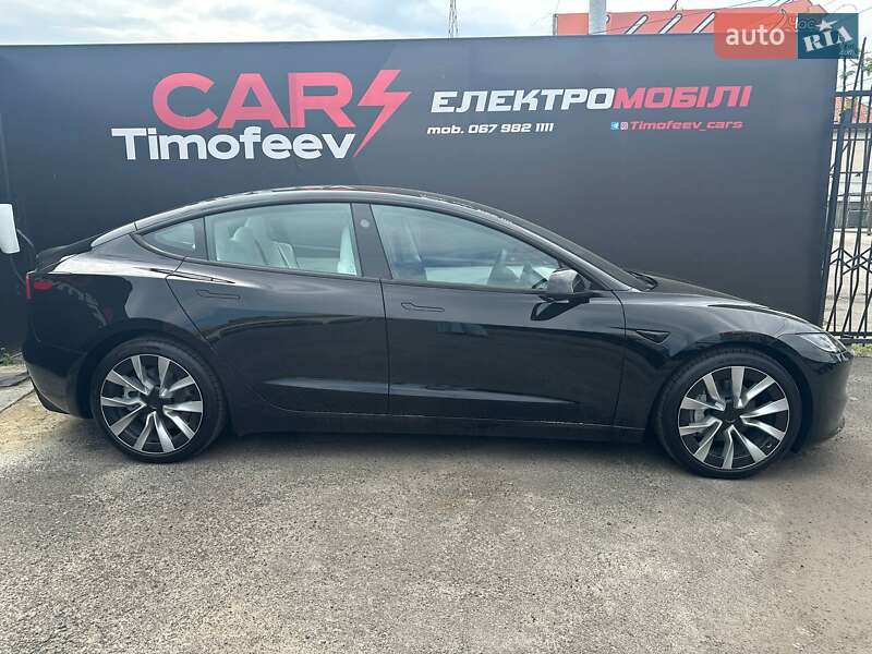 Седан Tesla Model 3 2025 в Киеве фото 3 Седан Tesla Model 3 2025 в Киеве