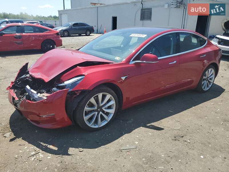 Седан Tesla Model 3 2018 в Ивано-Франковске