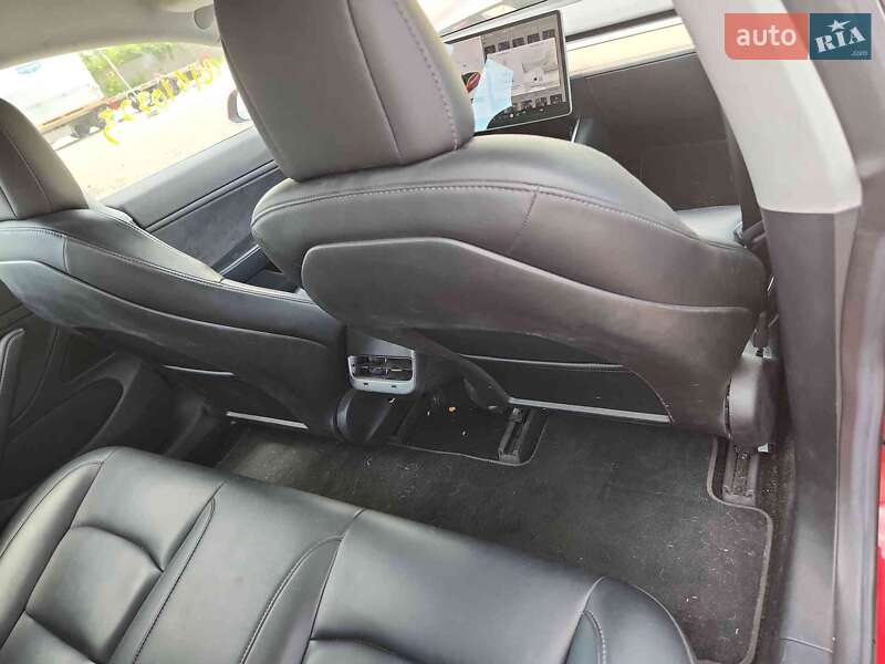 Седан Tesla Model 3 2018 в Ивано-Франковске