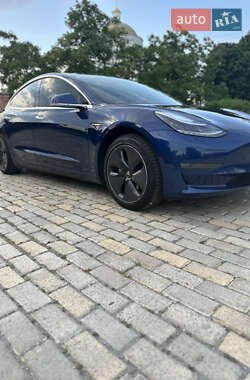 Седан Tesla Model 3 2019 в 