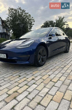 Седан Tesla Model 3 2019 в 