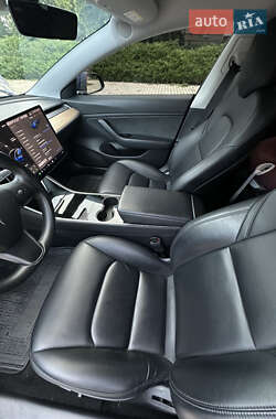 Седан Tesla Model 3 2019 в 
