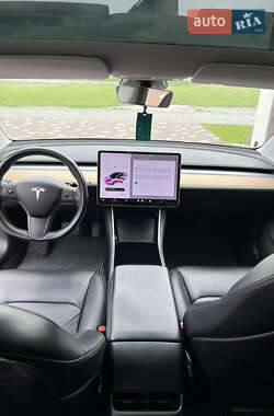 Седан Tesla Model 3 2018 в 
