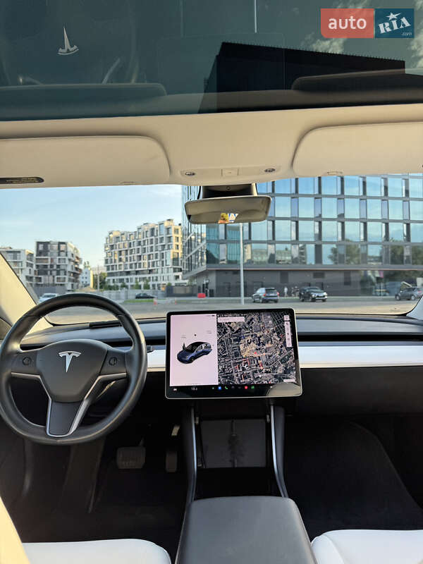 Седан Tesla Model 3 2018 в Киеве