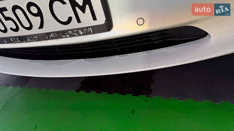 Седан Tesla Model 3 2019 в Києві