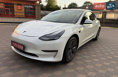 Седан Tesla Model 3 2023 в 