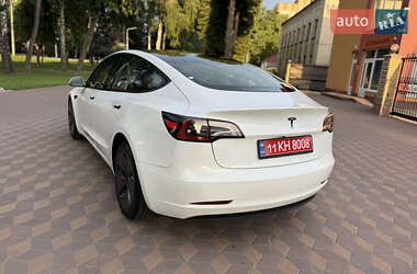 Седан Tesla Model 3 2023 в 