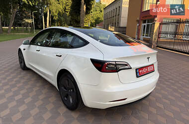 Седан Tesla Model 3 2023 в 