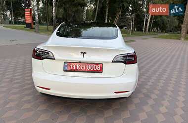 Седан Tesla Model 3 2023 в 