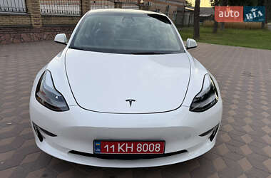 Седан Tesla Model 3 2023 в 